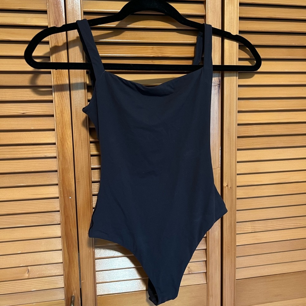 SKIMS Fits Everybody Square Neck Bodysuit